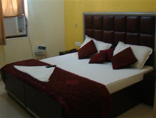 Hotel Ganga International Нью-Дели Экстерьер фото